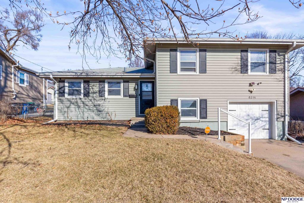 8214 Gold Street, Omaha, NE 68124