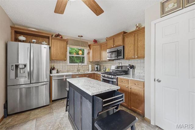1521 Ticonderoga Drive, St Peters, MO 63376