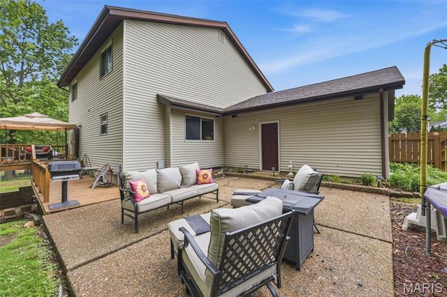 1521 Ticonderoga Drive, St Peters, MO 63376