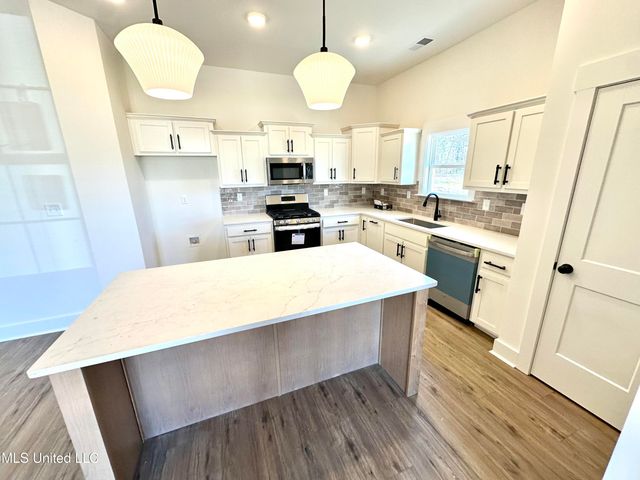 3621 Hatton Drive, Nesbit, MS 38651