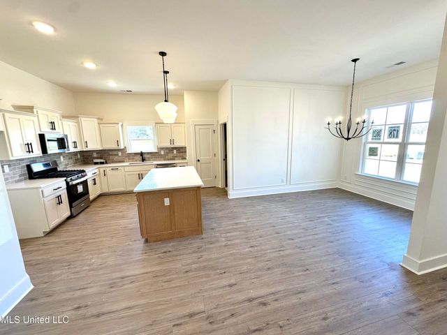 3621 Hatton Drive, Nesbit, MS 38651