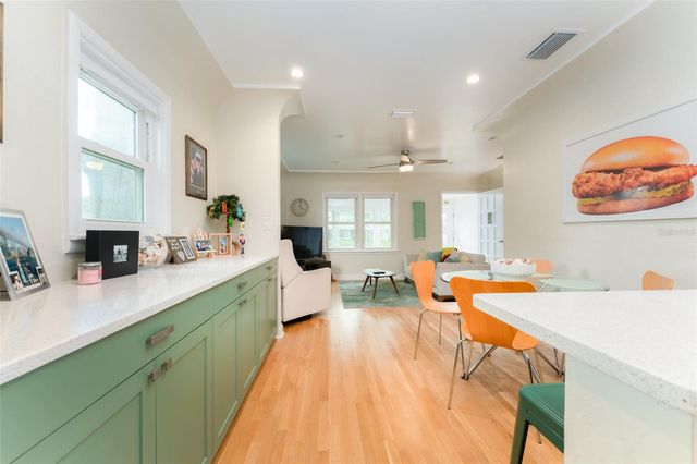 1085 16TH AVENUE N, St Petersburg, FL 33704