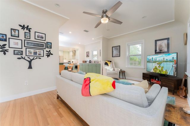 1085 16TH AVENUE N, St Petersburg, FL 33704