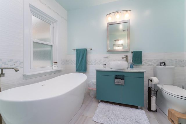 1085 16TH AVENUE N, St Petersburg, FL 33704