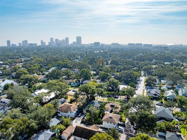 1085 16TH AVENUE N, St Petersburg, FL 33704