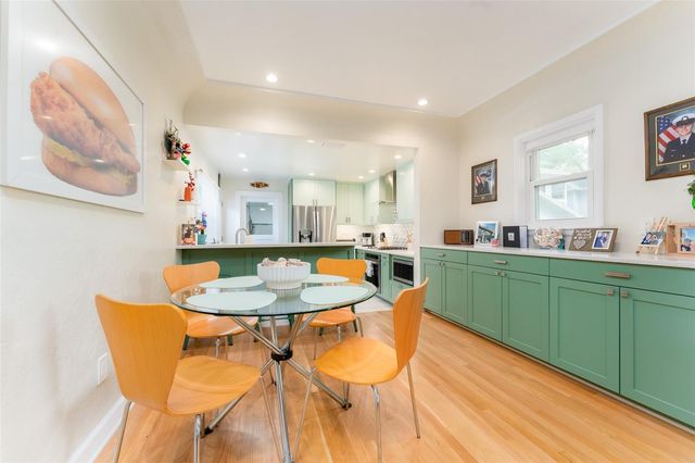 1085 16TH AVENUE N, St Petersburg, FL 33704