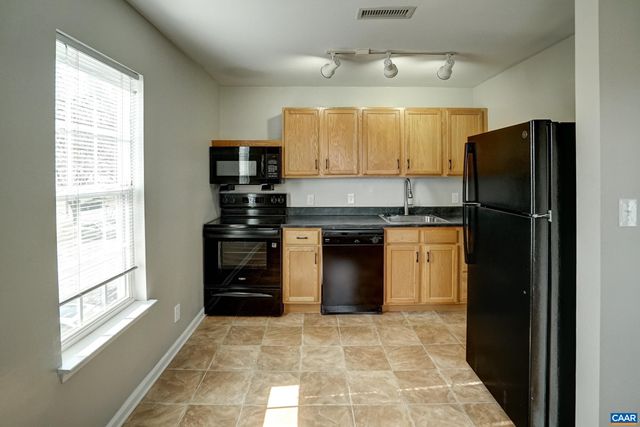 1252 Villa Ln Unit F, Charlottesville, VA 22903