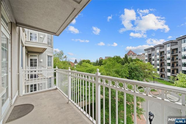 4 Constellation Place 308, Jersey City, NJ 07305