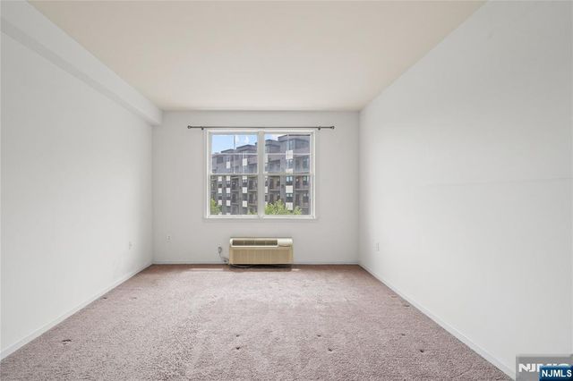 4 Constellation Place 308, Jersey City, NJ 07305