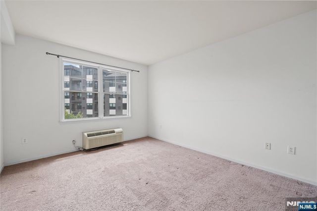 4 Constellation Place 308, Jersey City, NJ 07305