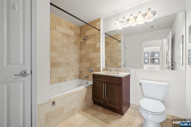 4 Constellation Place 308, Jersey City, NJ 07305