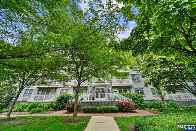 4 Constellation Place 308, Jersey City, NJ 07305