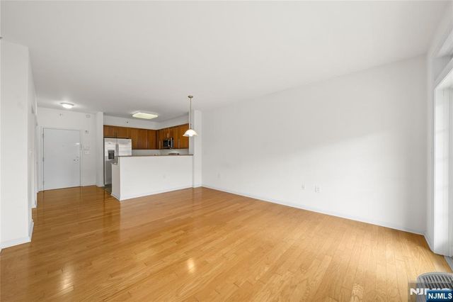 4 Constellation Place 308, Jersey City, NJ 07305