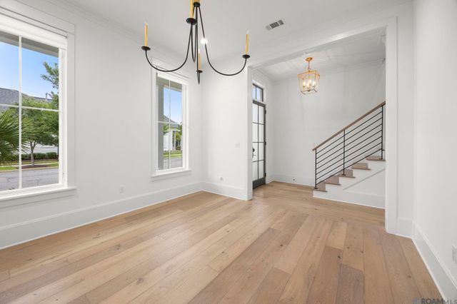 5042 Mimosa St, Baton Rouge, LA 70808