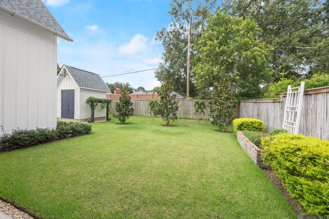 5042 Mimosa St, Baton Rouge, LA 70808