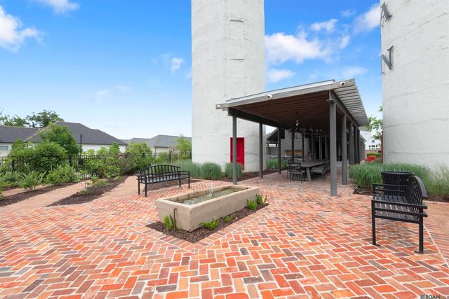 5042 Mimosa St, Baton Rouge, LA 70808