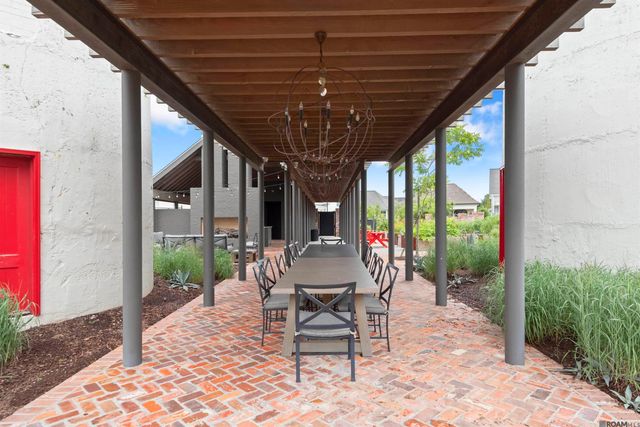 5042 Mimosa St, Baton Rouge, LA 70808
