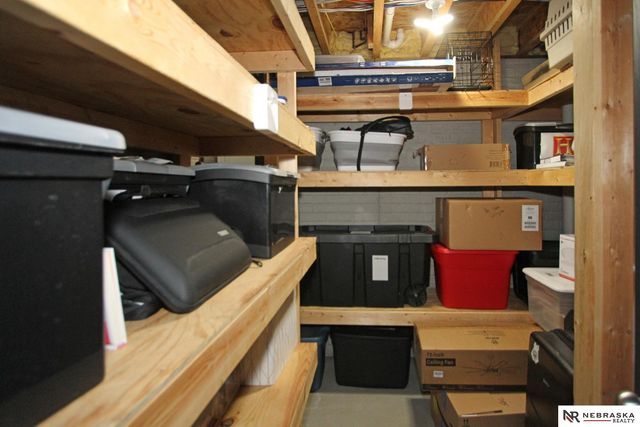 2100 Vavrina Lane, Lincoln, NE 68512