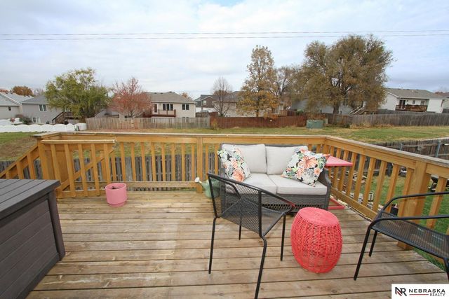 2100 Vavrina Lane, Lincoln, NE 68512