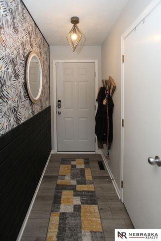 2100 Vavrina Lane, Lincoln, NE 68512