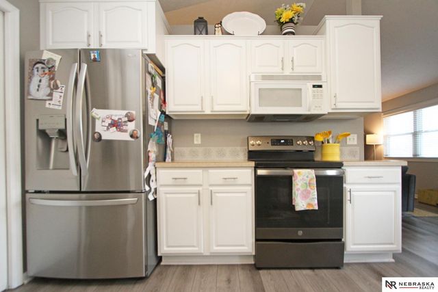 2100 Vavrina Lane, Lincoln, NE 68512