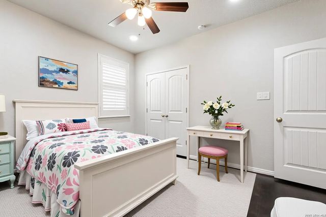 112 Hagen Dr, Boerne, TX 78006