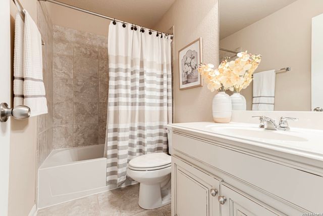 112 Hagen Dr, Boerne, TX 78006