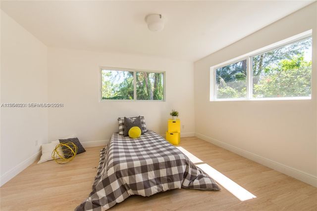 11515 NE 12th Ave, Miami, FL 33161