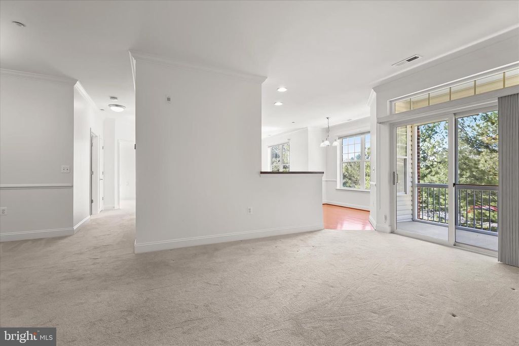 Image 10 of property listing at 311 TIREE CT #202, Abingdon, MD 21009