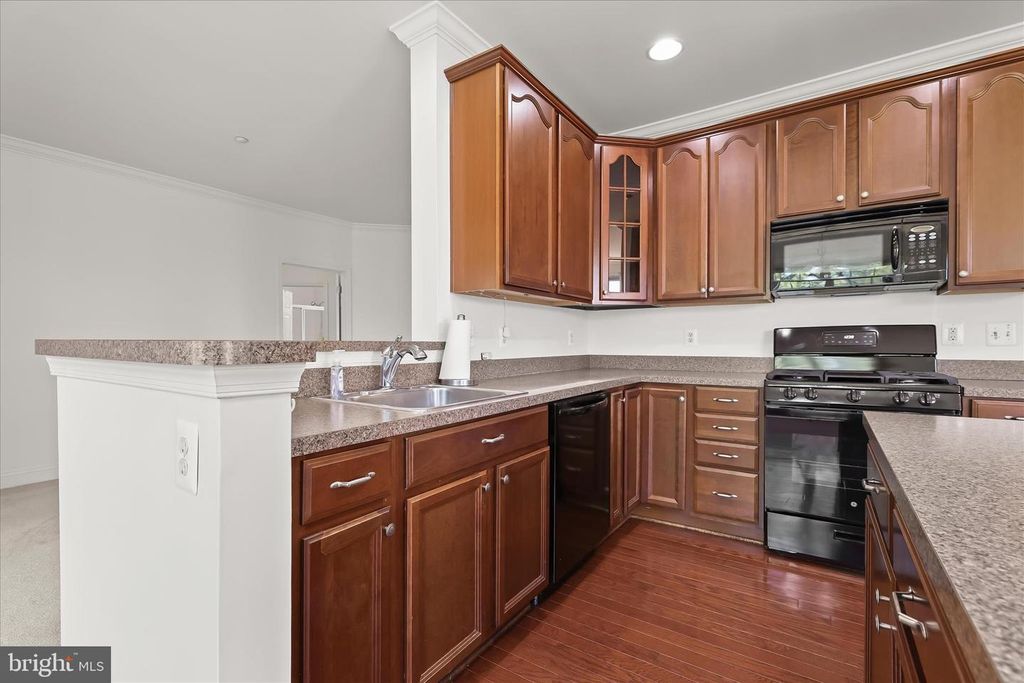 Image 16 of property listing at 311 TIREE CT #202, Abingdon, MD 21009