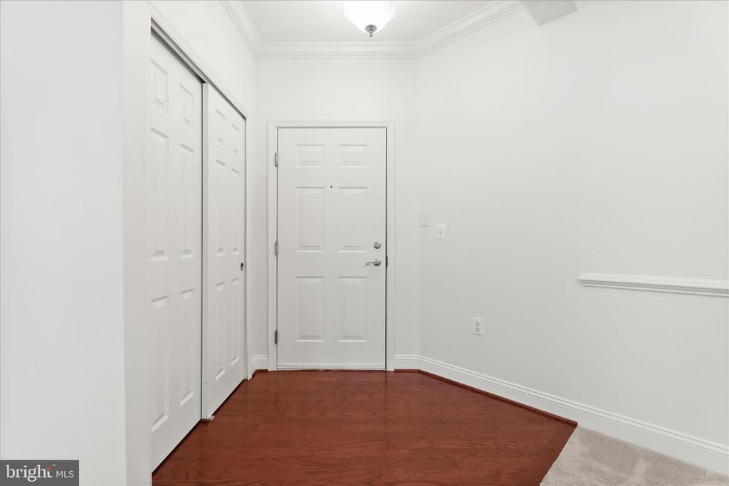 Image 3 of property listing at 311 TIREE CT #202, Abingdon, MD 21009