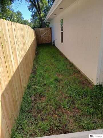 2730 S 12th Street, Omaha, NE 68108