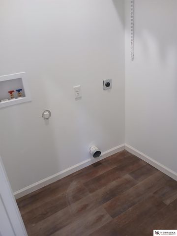 2730 S 12th Street, Omaha, NE 68108