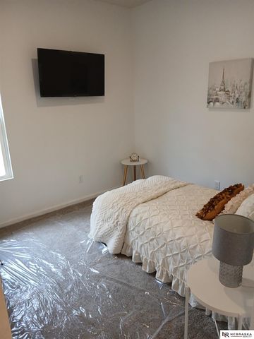 2730 S 12th Street, Omaha, NE 68108