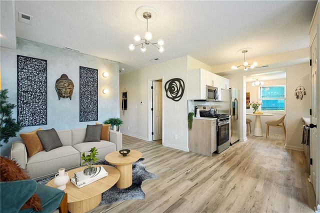 505 E 82ND Street, Kansas City, MO 64131