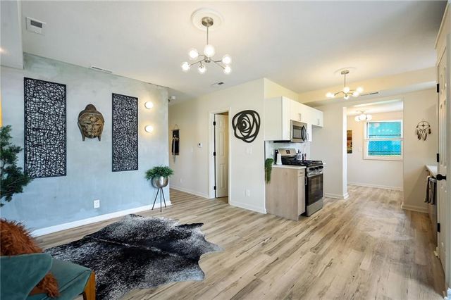 505 E 82ND Street, Kansas City, MO 64131