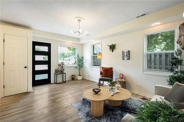 505 E 82ND Street, Kansas City, MO 64131