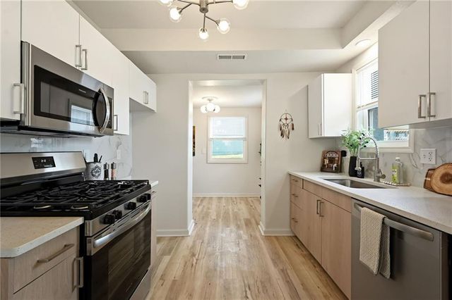 505 E 82ND Street, Kansas City, MO 64131