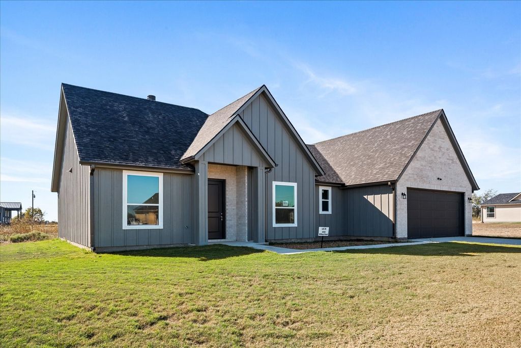 3232 Willow Road, Celeste, TX 75423