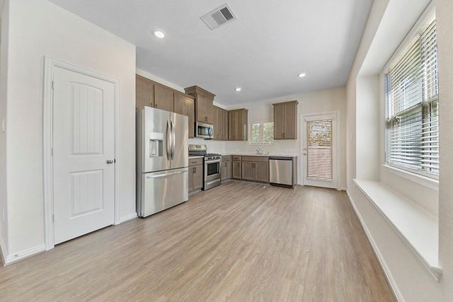 115 Silver Sky Court, Conroe, TX 77304