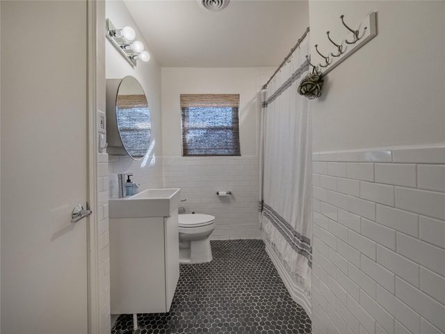 3010 Conway Street, Houston, TX 77025