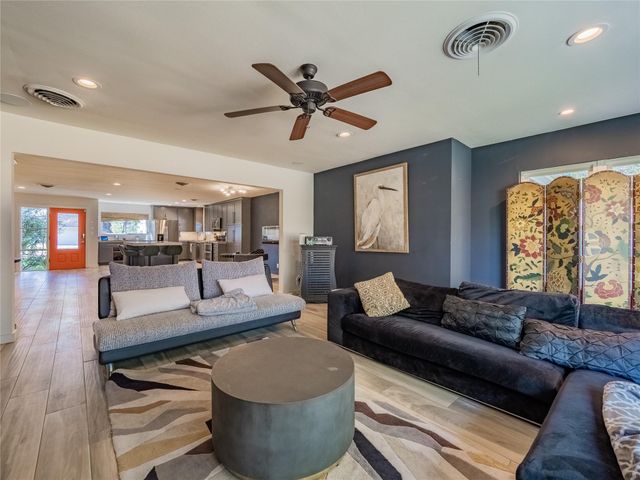 3010 Conway Street, Houston, TX 77025