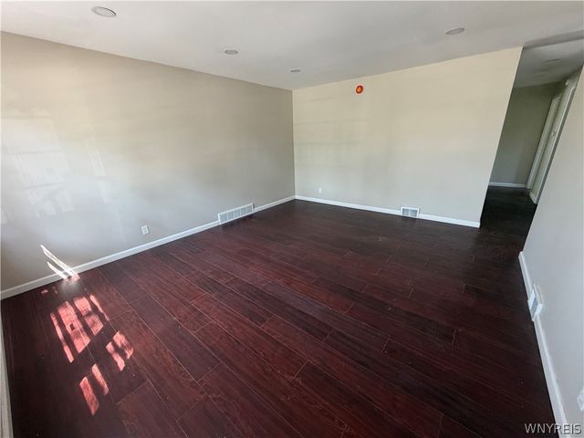 657 72nd Street, Niagara Falls, NY 14304