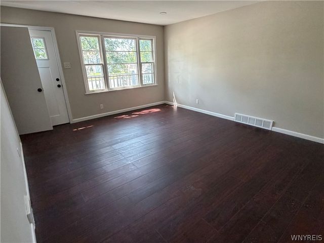 657 72nd Street, Niagara Falls, NY 14304