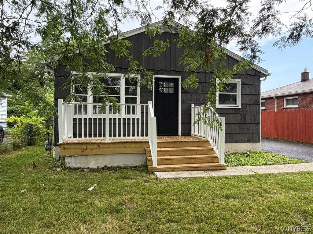 657 72nd Street, Niagara Falls, NY 14304