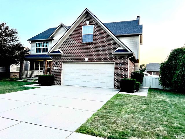 26768 Pepperwood Drive, Woodhaven, MI 48183