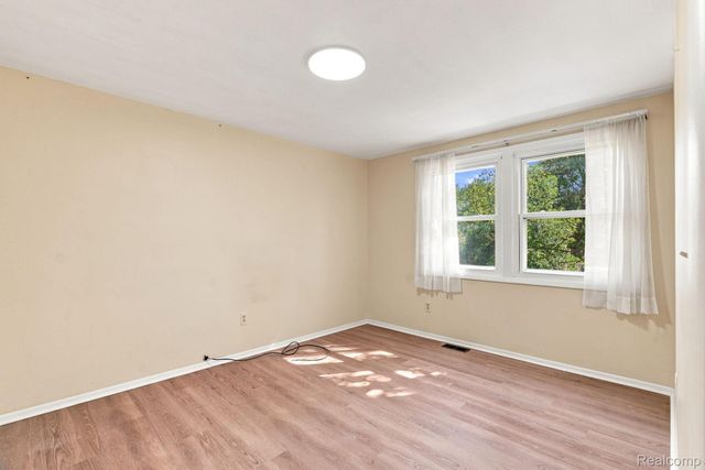 4856 Danbury Drive, Troy, MI 48085