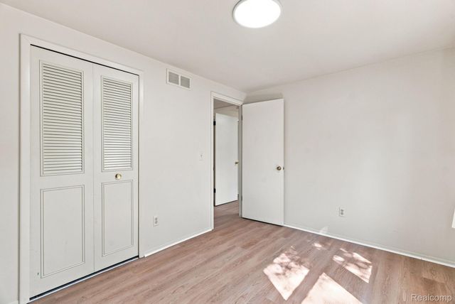 4856 Danbury Drive, Troy, MI 48085