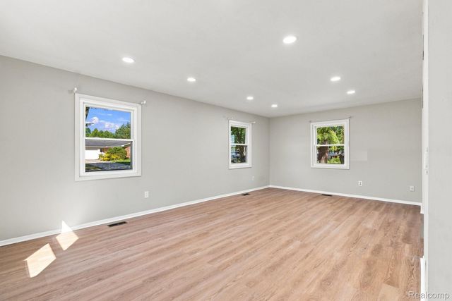 4856 Danbury Drive, Troy, MI 48085