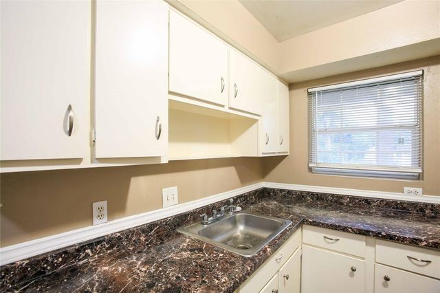 9406 Grannis Street D, Houston, TX 77075